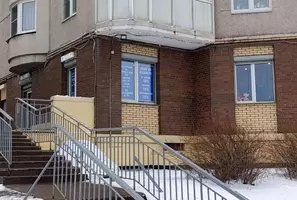 Фасад здания в котором расположена стоматология Витаника на ул. Малая Бухарестская, д. 2